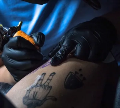A Busca pela Perfeição: Descobrindo as Melhores Pomadas Anestésicas para Tatuagem