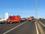 Acidente no viaduto da João Naves deixa três pessoas feridas